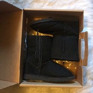 BRAND NEW Uggs